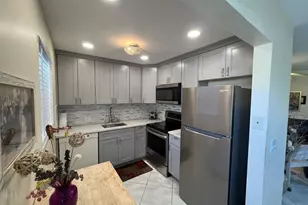 43 Fanshaw B, Boca Raton, FL 33434 - Photo 4