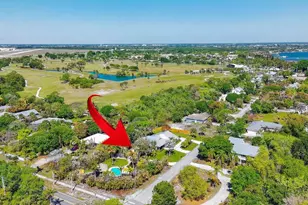 2366 SE Country Club Ln, Stuart, FL 34996 - Photo 12