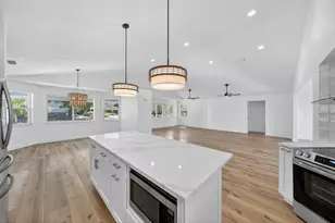 2366 SE Country Club Ln, Stuart, FL 34996 - Photo 32