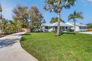 2366 SE Country Club Ln, Stuart, FL 34996 - Photo 6