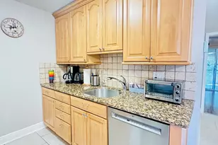 310 Grantham A, Deerfield Beach, FL 33442 - Photo 8