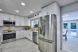 9020 SW 8th St, Boca Raton, FL 33433 - Photo 18