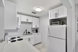 155 Windsor G, West Palm Beach, FL 33417 - Photo 12