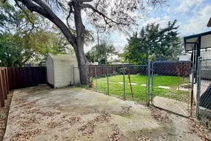 243 SW 5th St, Dania Beach, FL 33004 - Photo 14