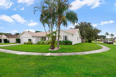 1019 Larch Way, Wellington, FL 33414 - Photo 2