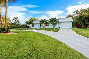 9165 SE Yacht Club Cir, Hobe Sound, FL 33455 - Photo 4