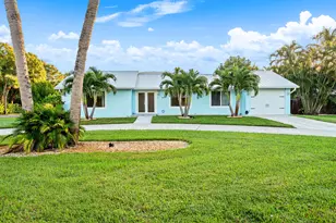9165 SE Yacht Club Cir, Hobe Sound, FL 33455 - Photo 2