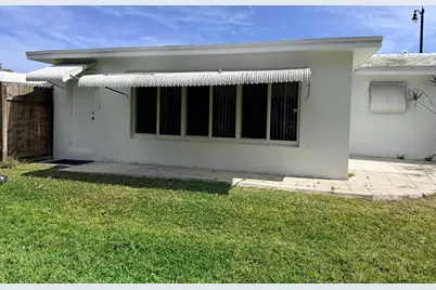 2751 NW 4th Avenue, Pompano Beach, FL 33064 - Photo 2