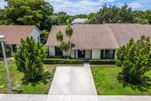 1369 Riverside Cir, Wellington, FL 33414 - Photo 32