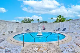 5560 E Marina Dr, Fort Lauderdale, FL 33312 - Photo 40