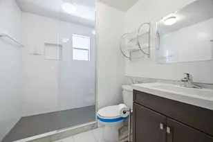 5560 E Marina Dr, Fort Lauderdale, FL 33312 - Photo 24