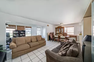7 Ann Lee Ln, Tamarac, FL 33319 - Photo 2