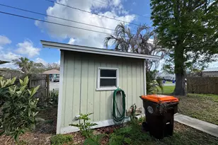 364 16th St SW, Vero Beach, FL 32962 - Photo 18