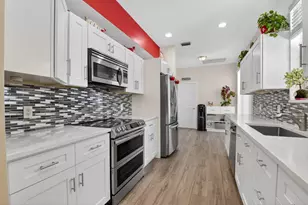 8111 Hampton Wood Dr, Boca Raton, FL 33433 - Photo 14