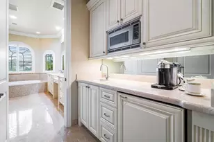 2221 NE 48th Ct, Lighthouse Point, FL 33064 - Photo 16