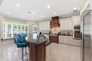 2221 NE 48th Ct, Lighthouse Point, FL 33064 - Photo 12