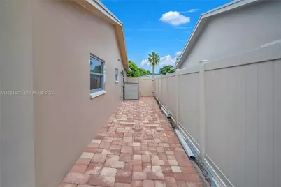 22599 SW 65th Avenue, Boca Raton, FL 33428 - Photo 4