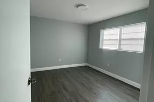 110 SE 7th St, Hallandale Beach, FL 33009 - Photo 8