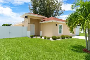 723 Hibiscus Dr, Royal Palm Beach, FL 33411 - Photo 2