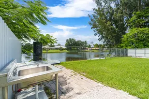 723 Hibiscus Dr, Royal Palm Beach, FL 33411 - Photo 14