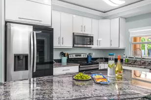 723 Hibiscus Dr, Royal Palm Beach, FL 33411 - Photo 16