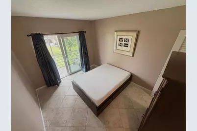 136 Coventry F, West Palm Beach, FL 33417 - Photo 4