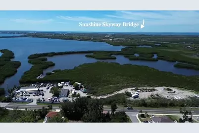 6817 Bayshore Road, Palmetto, FL 34221 - Photo 2