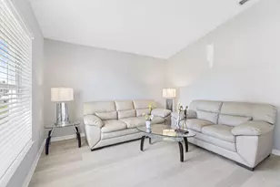 861 SE Cavern Ave, Port Saint Lucie, FL 34983 - Photo 6