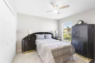 861 SE Cavern Ave, Port Saint Lucie, FL 34983 - Photo 10