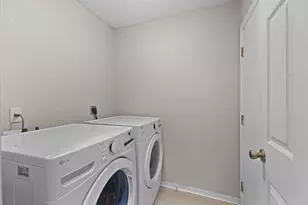 861 SE Cavern Ave, Port Saint Lucie, FL 34983 - Photo 10