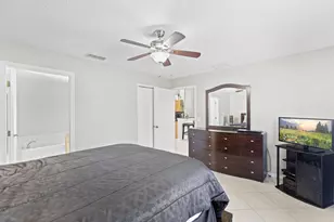 861 SE Cavern Ave, Port Saint Lucie, FL 34983 - Photo 12