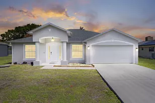 861 SE Cavern Ave, Port Saint Lucie, FL 34983 - Photo 2