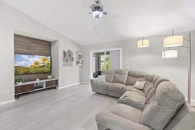 861 SE Cavern Avenue, Port Saint Lucie, FL 34983 - Photo 8