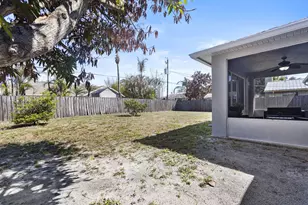 861 SE Cavern Ave, Port Saint Lucie, FL 34983 - Photo 20