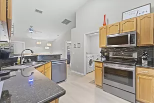 861 SE Cavern Ave, Port Saint Lucie, FL 34983 - Photo 6