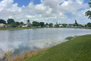 4675 Lakeside Cir, West Palm Beach, FL 33417 - Photo 2