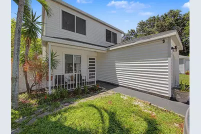 4675 Lakeside Circle, West Palm Beach, FL 33417 - Photo 2