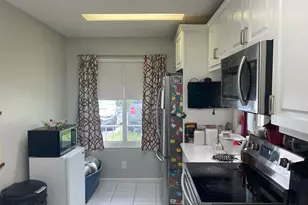 4675 Lakeside Cir, West Palm Beach, FL 33417 - Photo 6