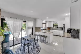 11266 NW 10th Pl, Coral Springs, FL 33071 - Photo 12