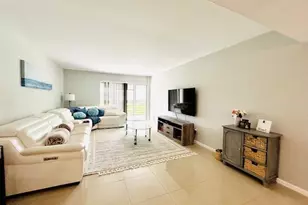 23370 Carolwood Ln, Boca Raton, FL 33428 - Photo 4