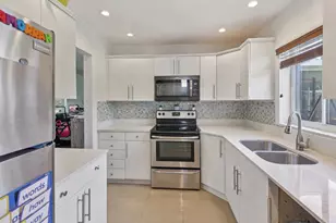 4688 NW 1st St, Plantation, FL 33317 - Photo 8