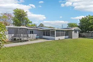 4688 NW 1st St, Plantation, FL 33317 - Photo 22