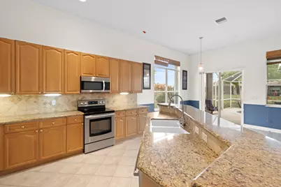 324 NW Somerset Circle, Port Saint Lucie, FL 34983 - Photo 10