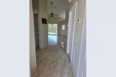 31 Peachtree Place, Boynton Beach, FL 33436 - Photo 4