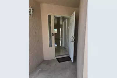 31 Peachtree Place, Boynton Beach, FL 33436 - Photo 2