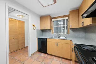 9480 Tangerine Pl, Davie, FL 33324 - Photo 2