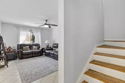 807 NW 91st Terrace NW #807, Plantation, FL 33324 - Photo 4