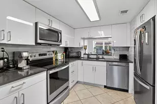 807 NW 91st Terrace NW, Plantation, FL 33324 - Photo 16