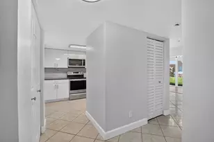 807 NW 91st Terrace NW, Plantation, FL 33324 - Photo 4