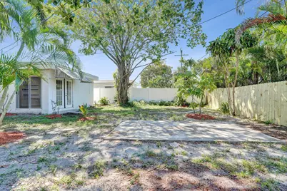 131 NE 51st Court, Oakland Park, FL 33334 - Photo 22